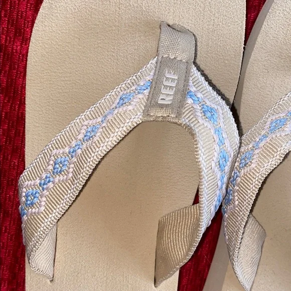 Reef Sand and Sky Blue slippers - Picture 2 of 5